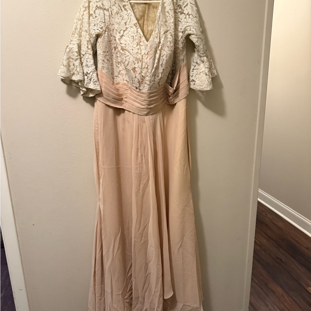 Elegant Lace and Chiffon Dress in Cream and Tan